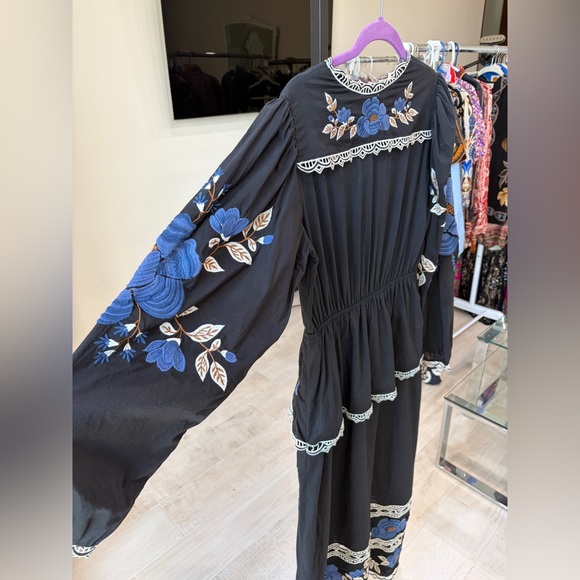 Farm Rio: Black Bold Flowers Long Sleeve Midi Dress - Picture 9 of 16